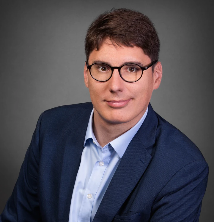 Portrait de Yves Delvaux, intervenant au Salon Souveraineté Numérique 2026